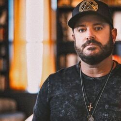 Lovin Not Leavin Chords by Wade Bowen