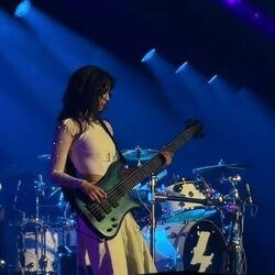 Burnout Bass tabs by The Warning