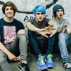 It Follows Chords by Waterparks