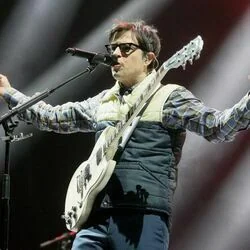 A Little Bit Of Love Chords by Weezer