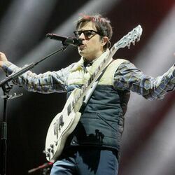A Little Bit Of Love Chords by Weezer