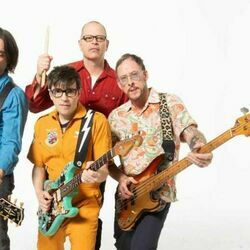 Mansion Of Cardboard Chords by Weezer