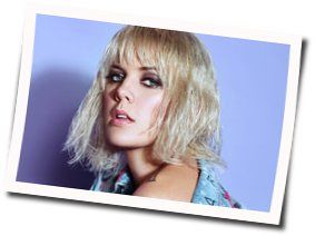 Between You And Me Chords by Betty Who