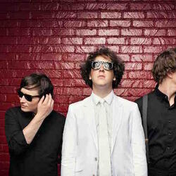 I Love America And She Hates Me Chords by The Wombats