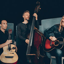 Keep Me Around Chords by The Wood Brothers
