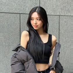 Maniac Live Chords by Yuna (Itzy)