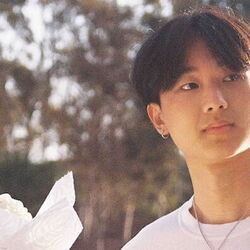 Think I'm Falling Chords by Yung Kai