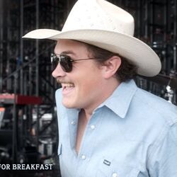 Beer For Breakfast Chords by Zach Top
