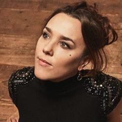 Pourquoi Tu Joues Faux Chords by ZAZ