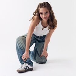 Invisible Chords by Zoé Clauzure