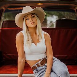 Royale Lynn guitar chords and tabs | GuitarTabsExplorer